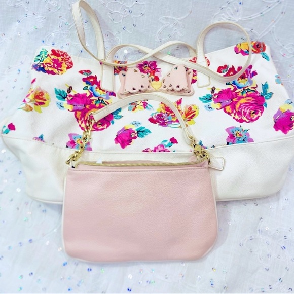 Betsey Johnson Floral Bow Tote + Mini Pouch 2 Piece Set - Picture 2 of 7